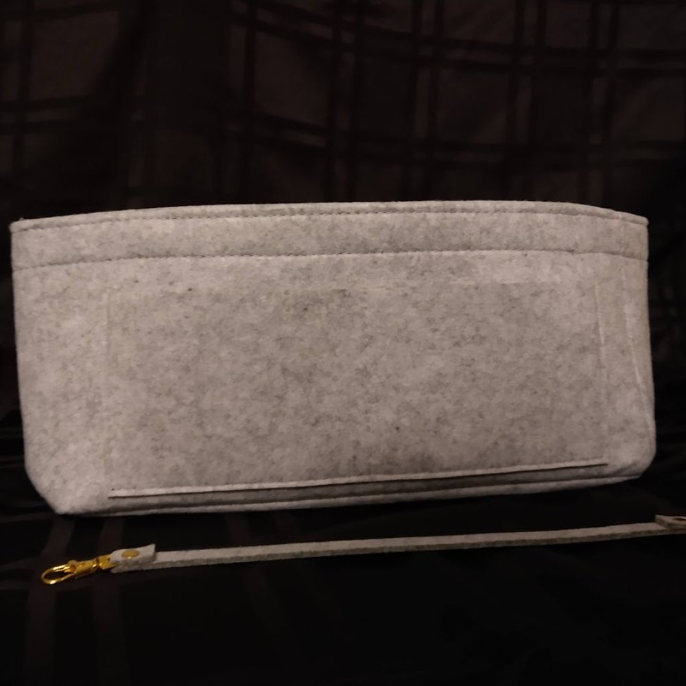 (New in package)Heavy Felt Purse  Organizer with wristlet handle